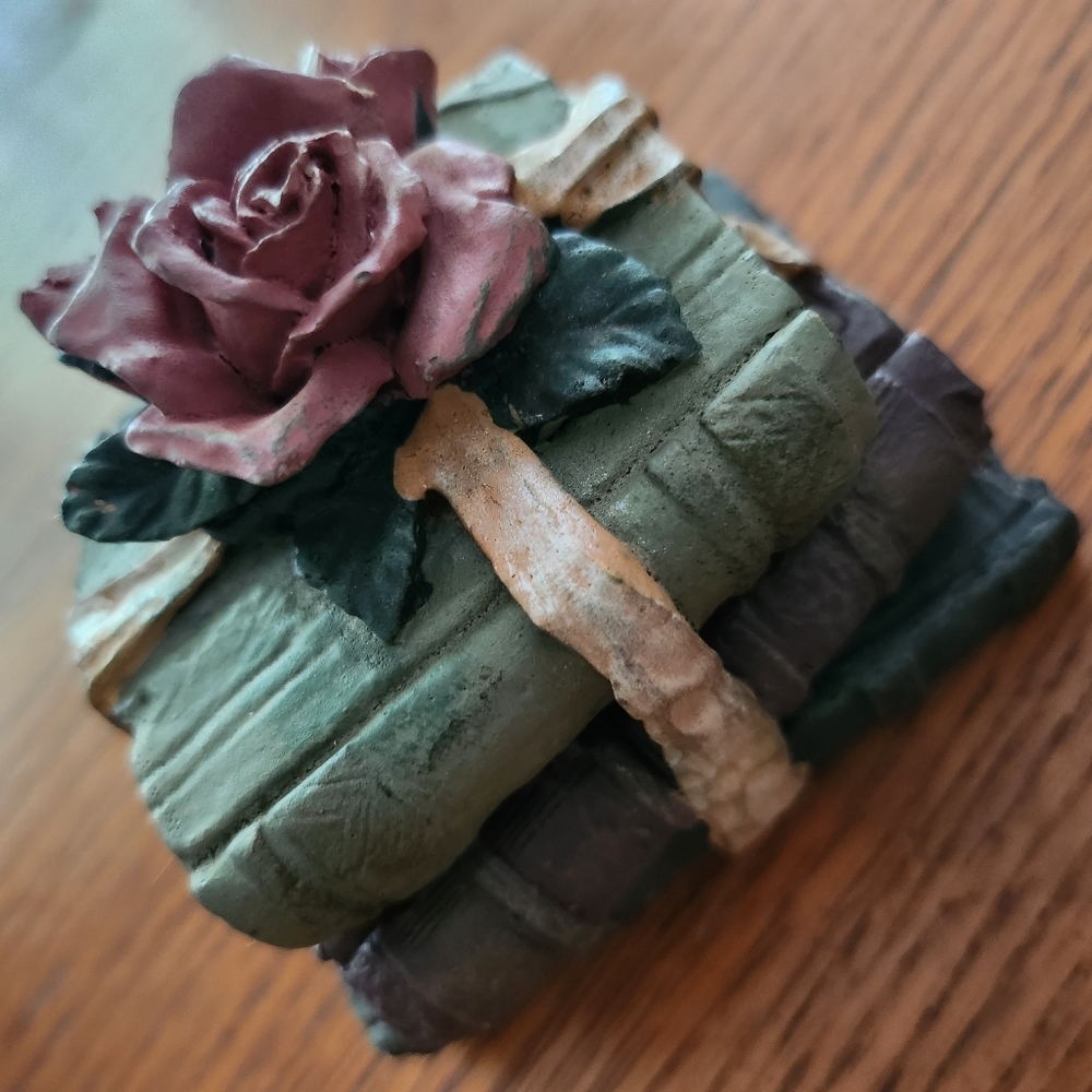 Paperweight Antique Book Stack and Roses - Picture 4 of 14